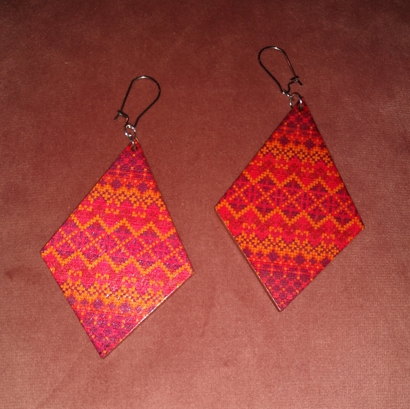 BOGO Wood Diamond Bohemian Pattern Lightweight Earrings Red Boho Festival New - Picture 4 of 11